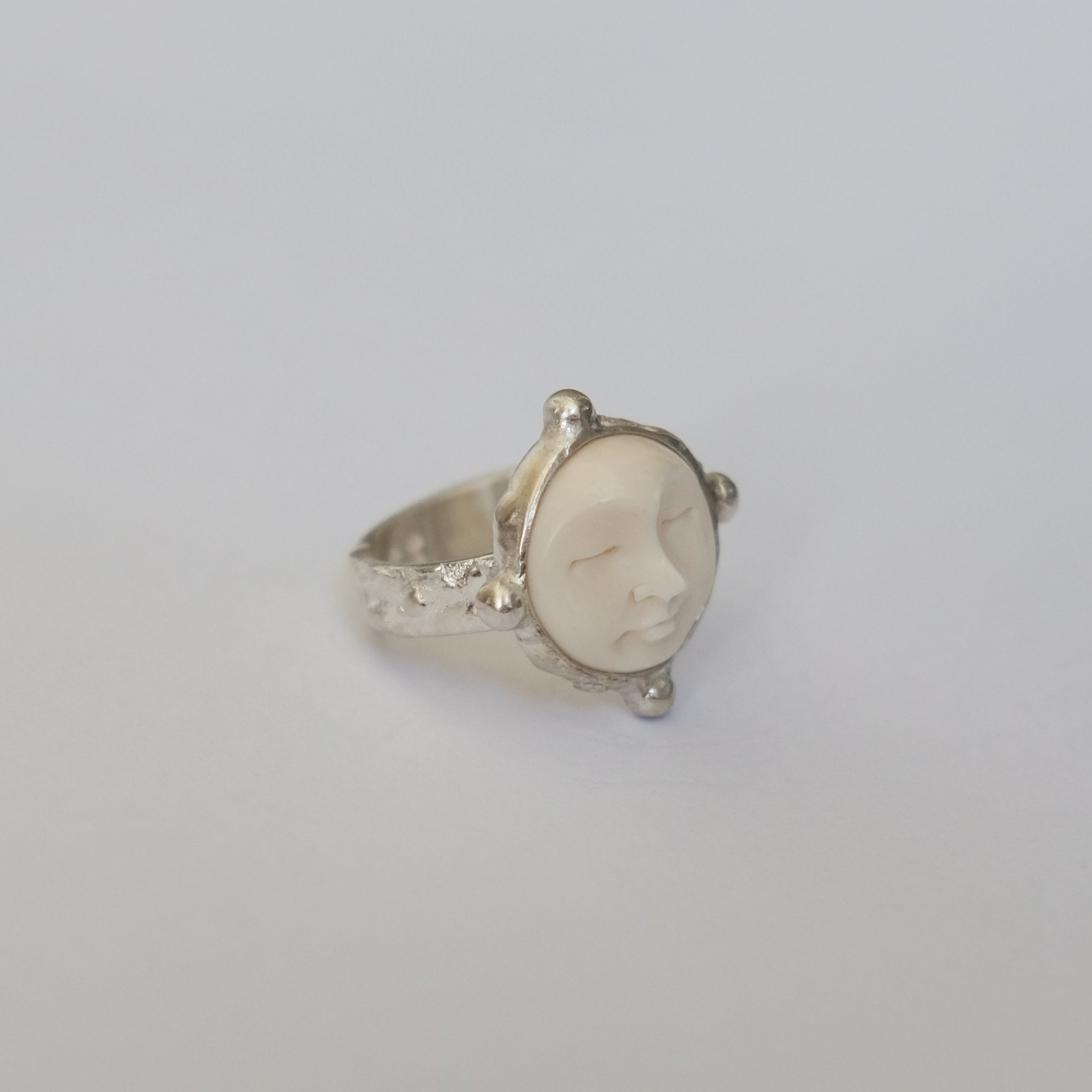 The Moonface Ring