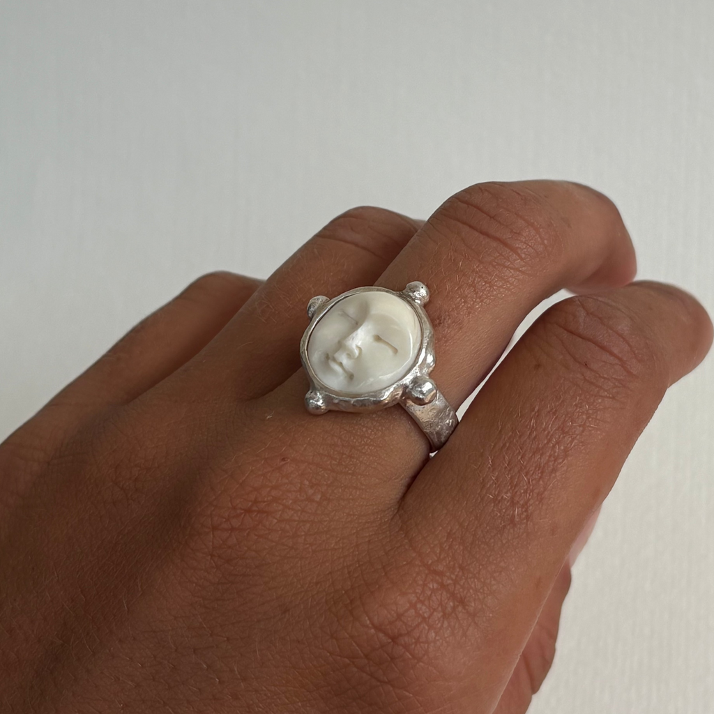 The Moonface Ring