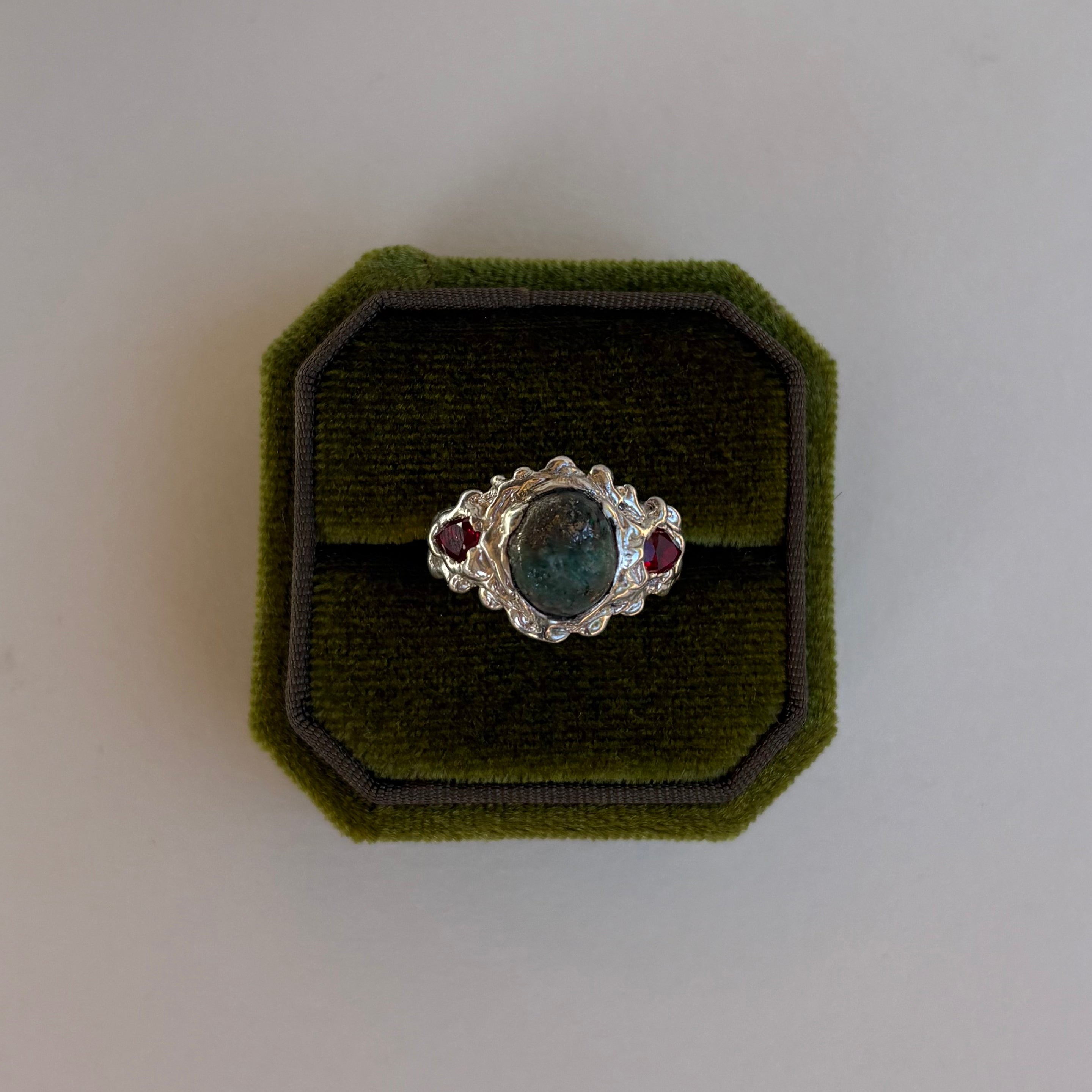 Lovers Emerald Ring